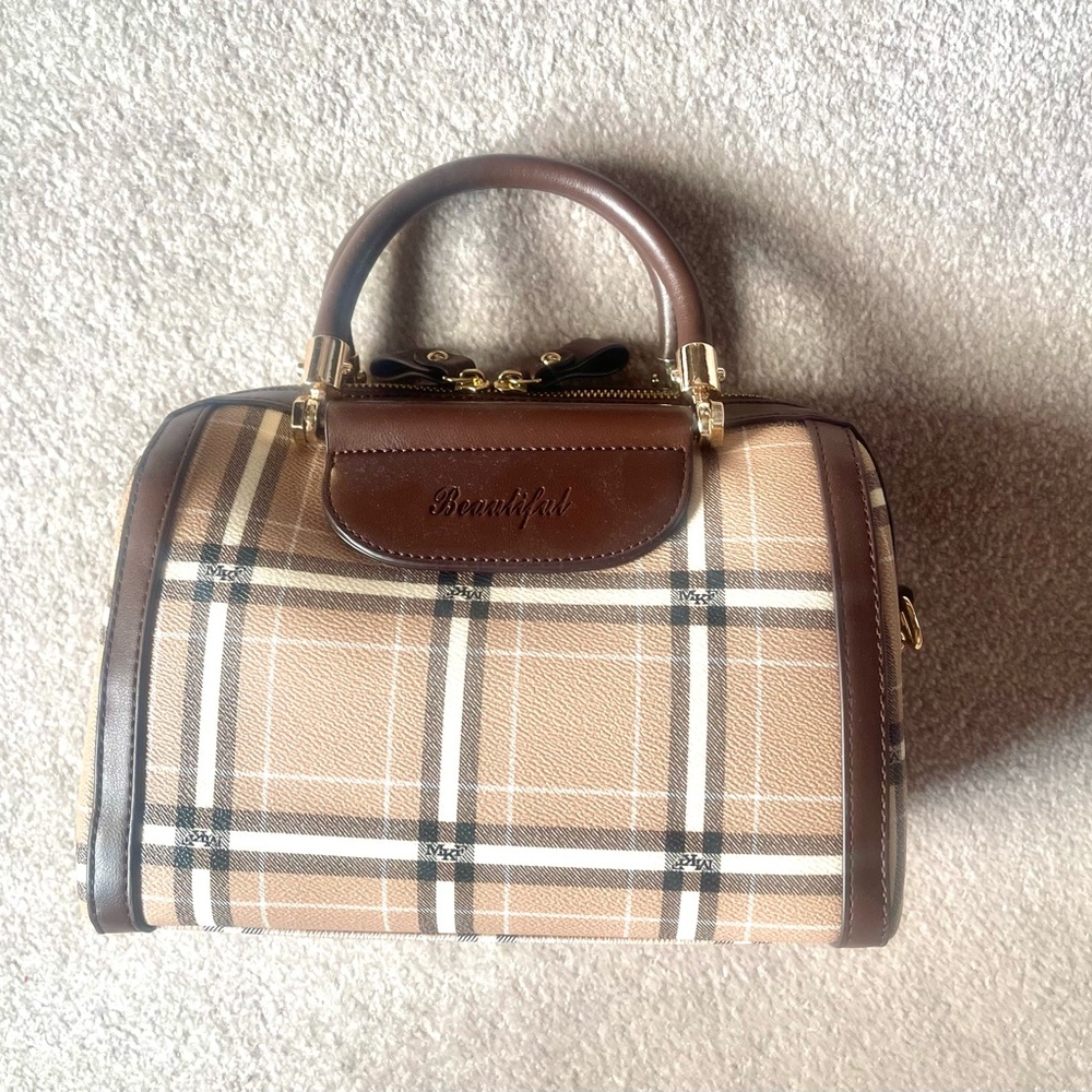 New Without Tag Women Plaid Baguette Bag PU Medium